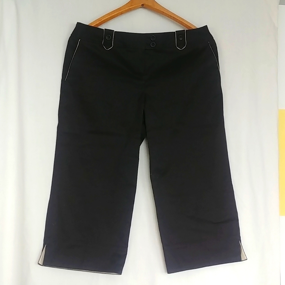 Black crop pants with cream trim